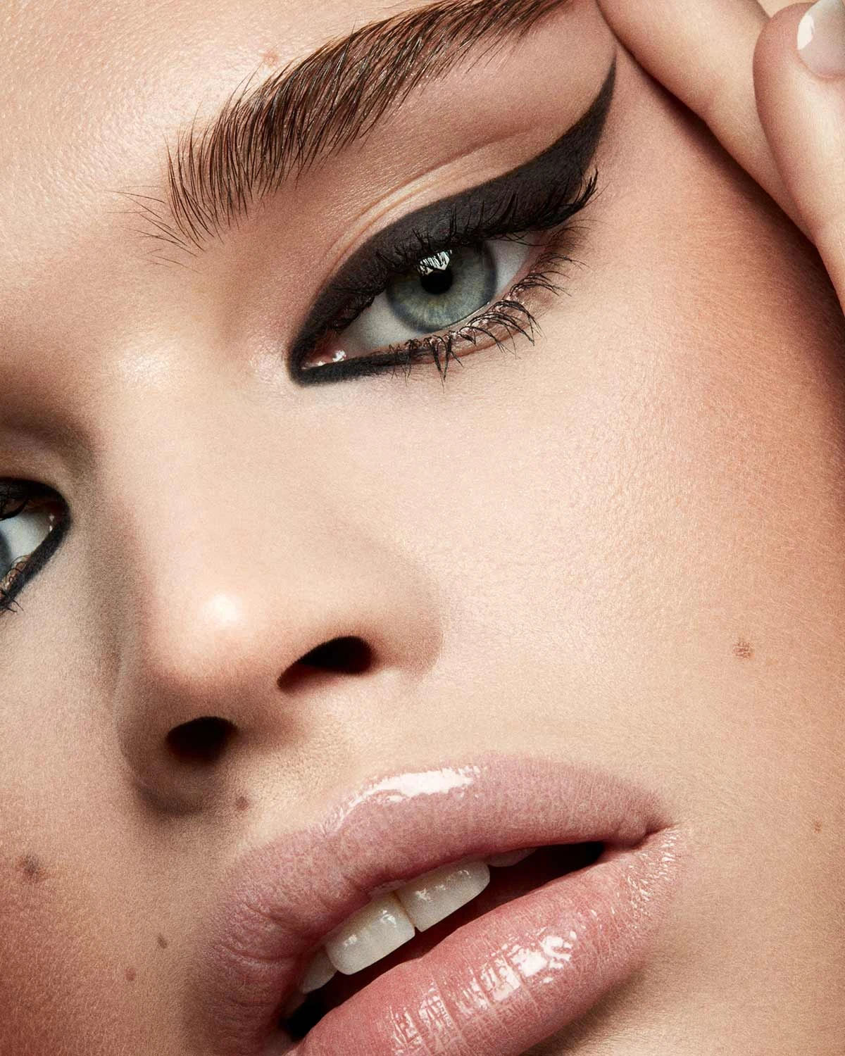 Flypencil Longwear Pencil Eyeliner — Cuz I'm Black 3 Flypencil Longwear Pencil Eyeliner — Cuz I'm Black - Image 3