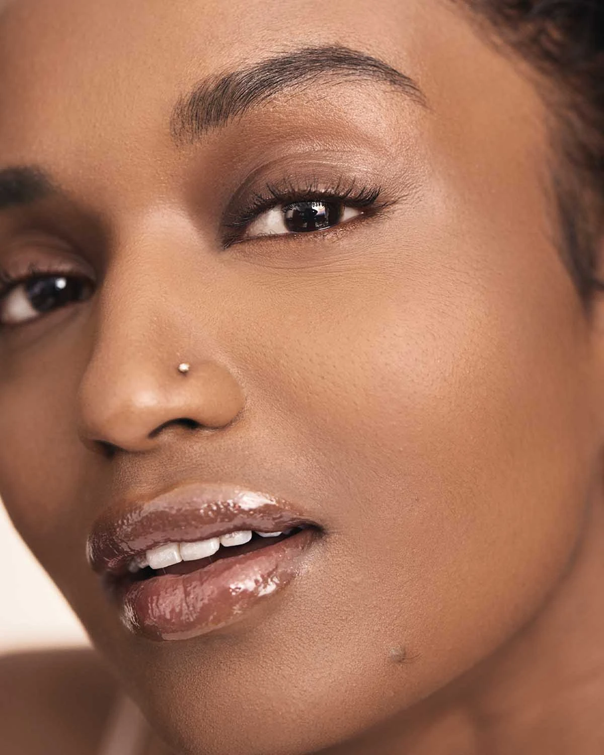 Pro Filt'r Instant Retouch Concealer — #420 3 Pro Filt'r Instant Retouch Concealer — #420 - Image 3