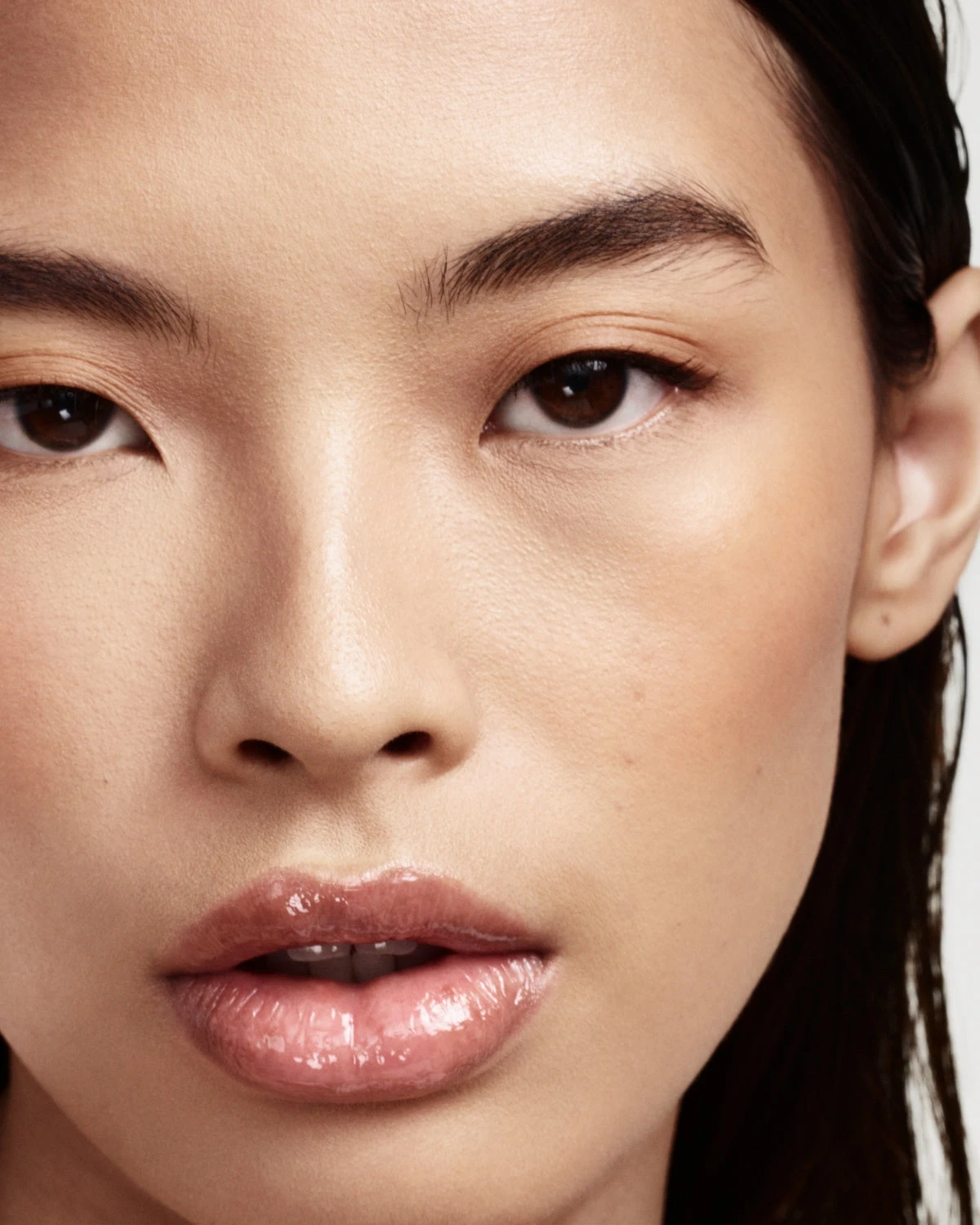 Gloss Bomb Heat Universal Lip Luminizer + Plumper — Glass Slipper 6 Gloss Bomb Heat Universal Lip Luminizer + Plumper — Glass Slipper - Image 6