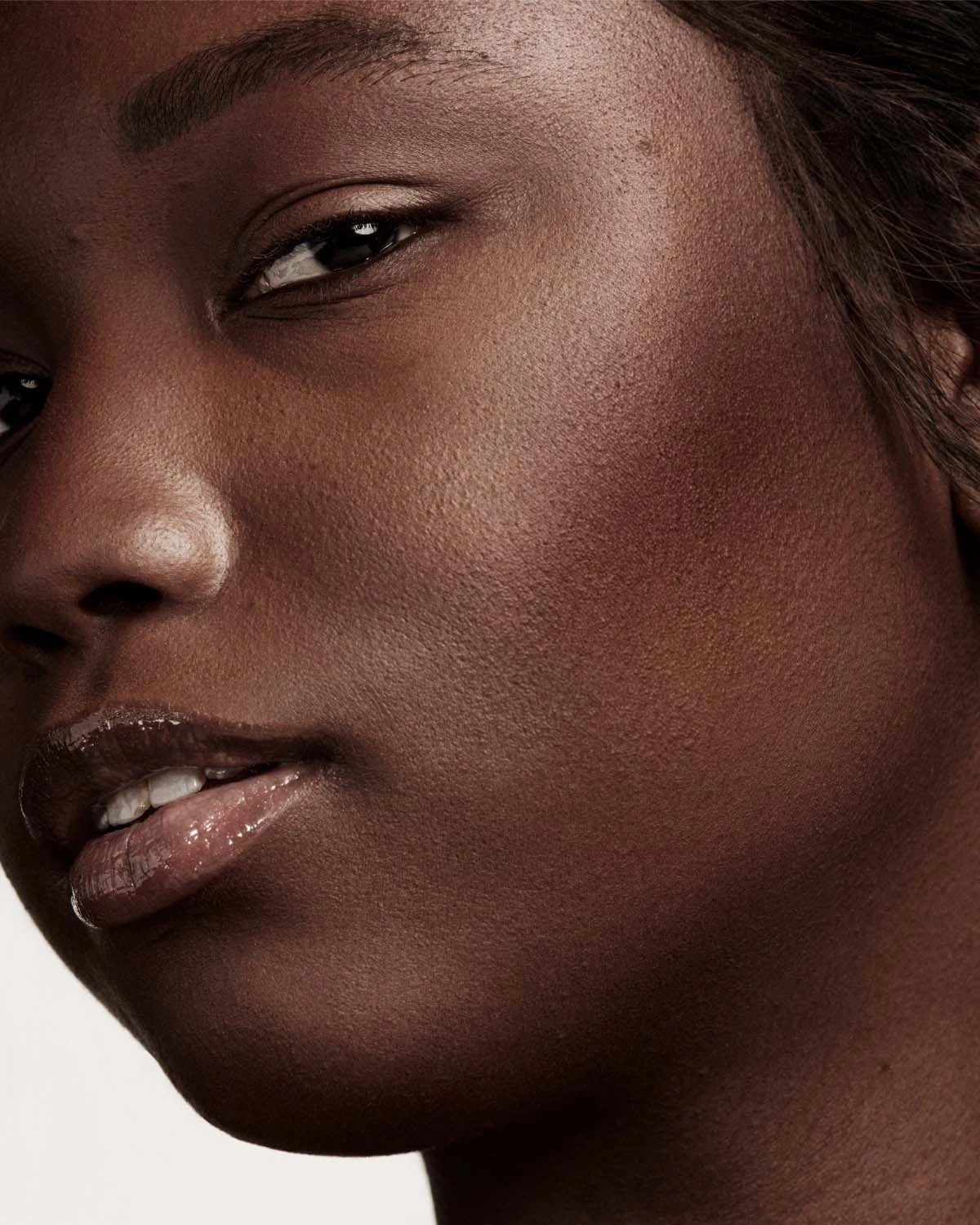 Sun Stalk'r Instant Warmth Bronzer — Thick Mint 4 Sun Stalk'r Instant Warmth Bronzer — Thick Mint - Image 4